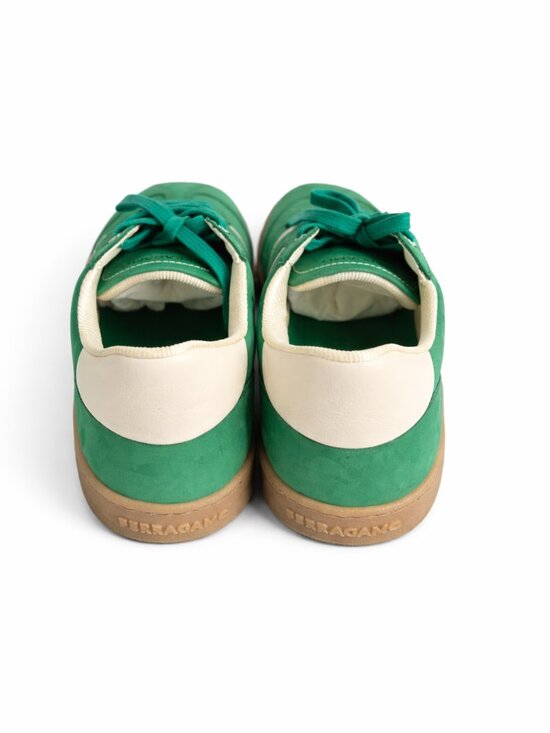 Athletic_Shoes